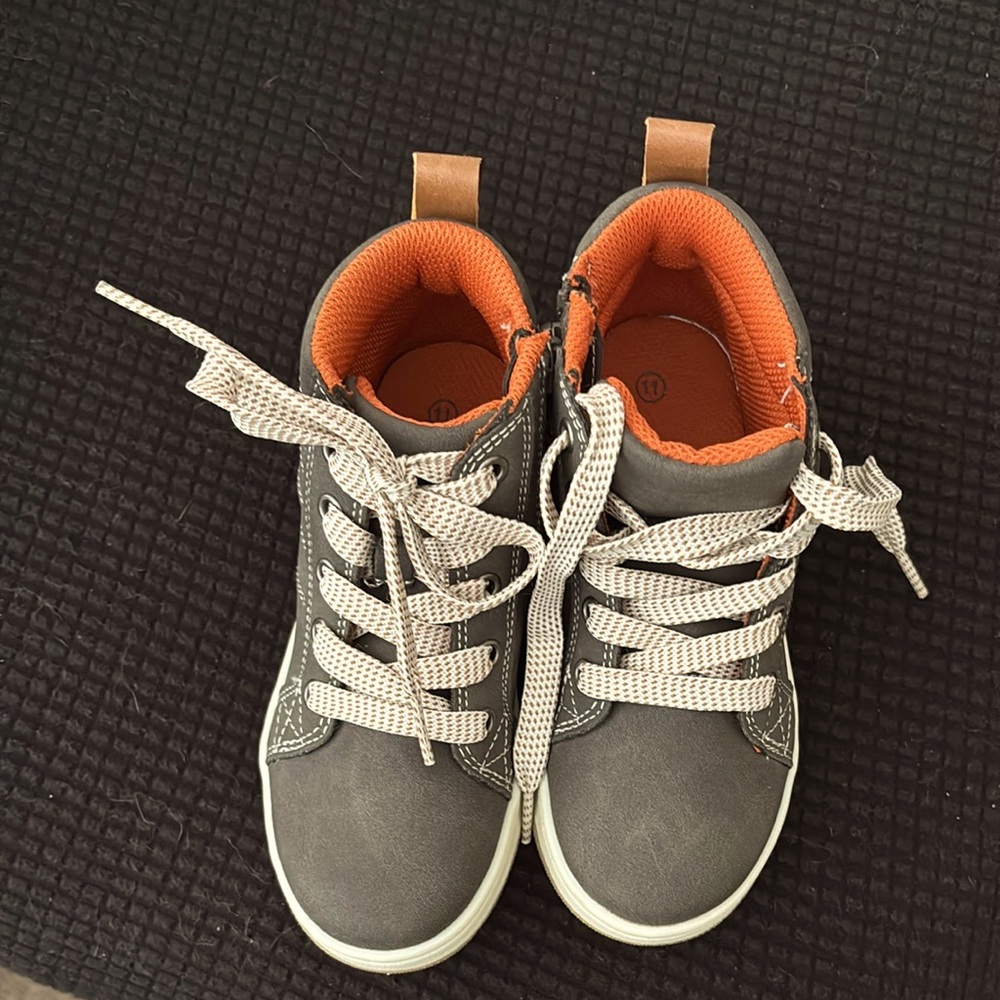 Day Five Kids High-Top Boots / Sneakers. Gray, brown. Little kids sz 11M